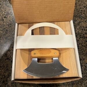 Ulu Knife with Wooden Handle and Cutting Board by Alaska Cutlery NEW